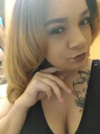 OnlyFans cuenta iamteytey_ header 2