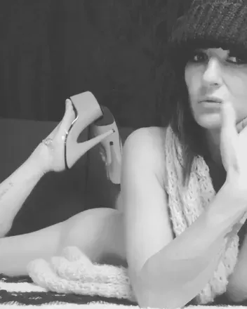 OnlyFans cuenta rae_bby_xxx header 2