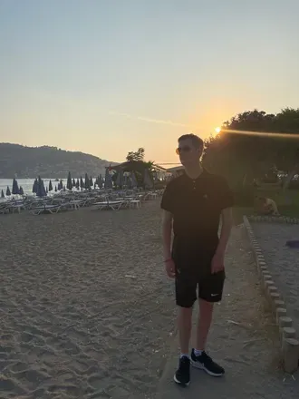 OnlyFans cuenta yarnow header 2