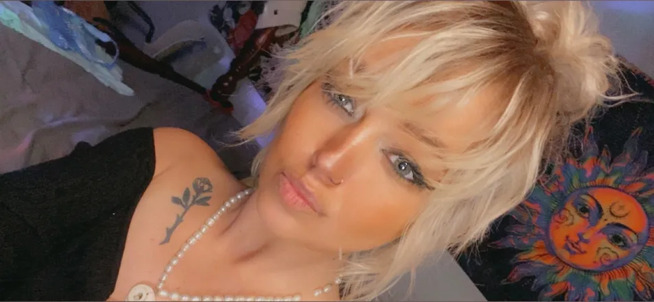 OnlyFans cuenta pillowprincess29 header 2