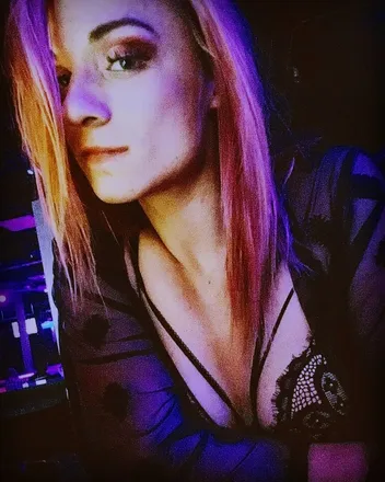 OnlyFans cuenta ireland_sarahraelynn header 2