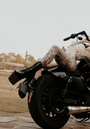 OnlyFans cuenta alliexxbby header 2