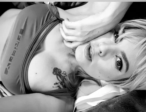 OnlyFans cuenta cloud_girly header 2