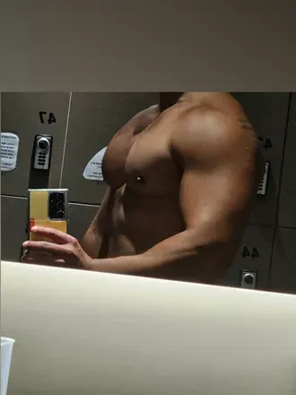 OnlyFans cuenta s_men2024 header 2