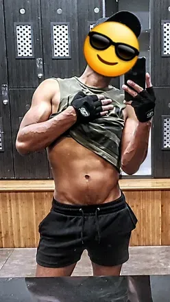 OnlyFans account  yourfaveversguy avatar 1