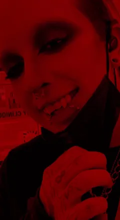 OnlyFans cuenta vampiricmess header 2