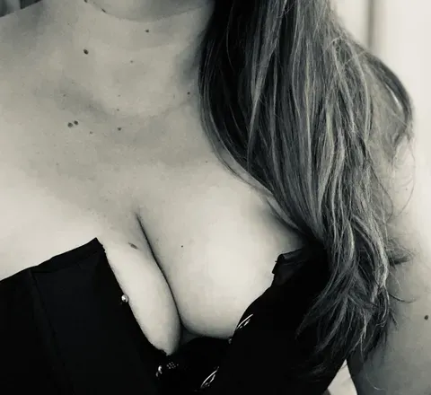 OnlyFans cuenta housewifevip avatar 1