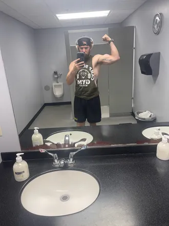 OnlyFans cuenta mmmjohnny header 2