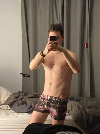 OnlyFans cuenta sexeboy22 header 1