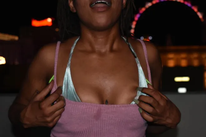OnlyFans account  biteofkiwi header 2