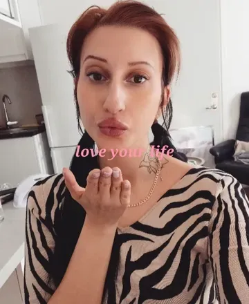 OnlyFans account  lisadreams avatar 1