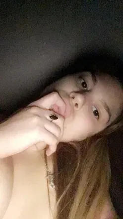 OnlyFans cuenta iamcoralxo header 2