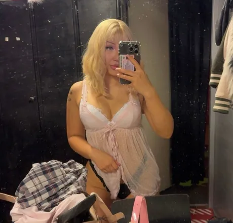 OnlyFans cuenta evestrippaa header 2