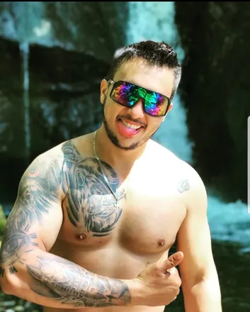 OnlyFans cuenta u69190629 header 2