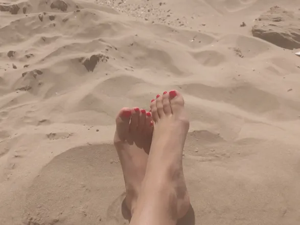 OnlyFans cuenta feet_finder2023 header 2