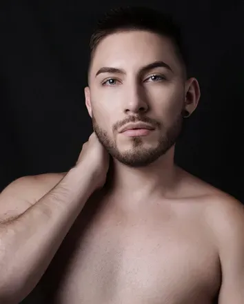 OnlyFans cuenta kingsernesto avatar 1
