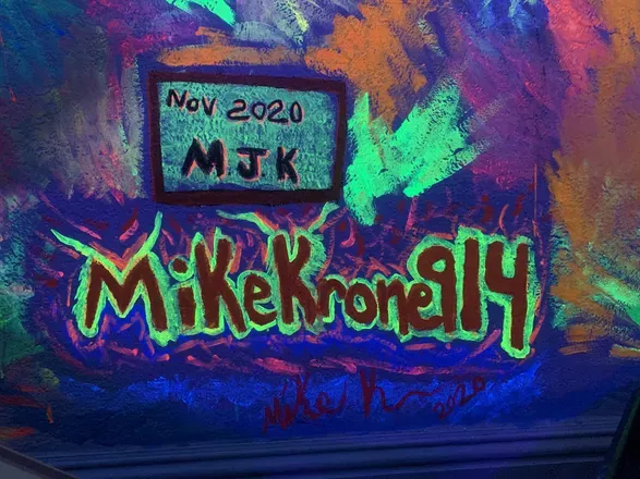 OnlyFans cuenta mikekrone914 header 2