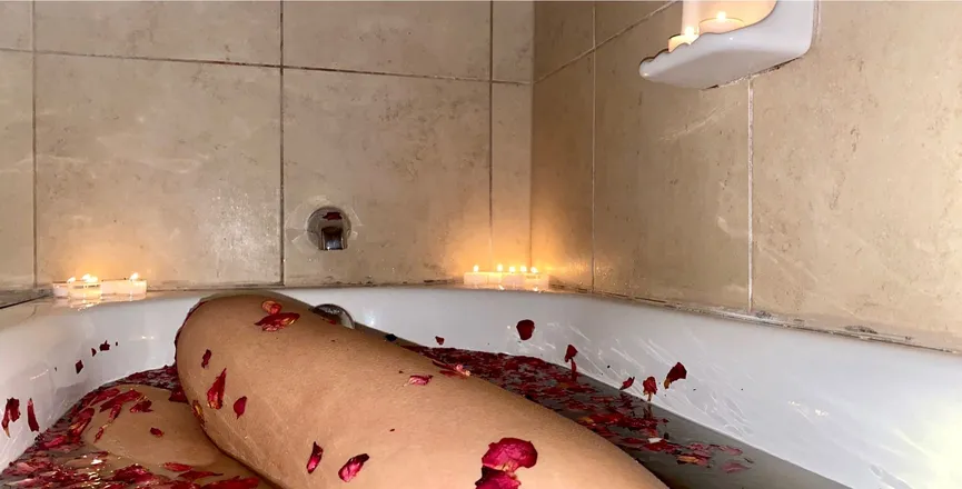 OnlyFans cuenta bonita_champagnemami header 2