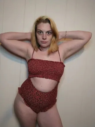 OnlyFans cuenta nikki.rae header 2