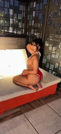 OnlyFans account  younomi22 avatar 1