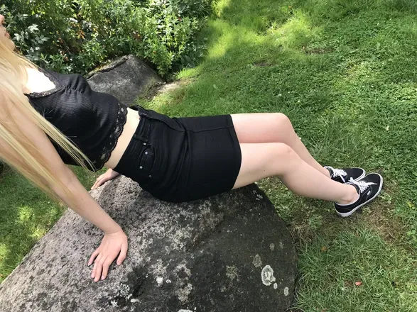 OnlyFans cuenta mercedes2001dk header 2