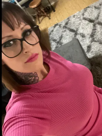 OnlyFans account  worship-goddess-raven header 2
