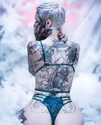 OnlyFans cuenta tattooedgothgf avatar 1