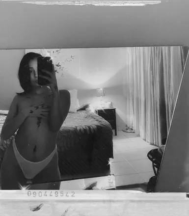 OnlyFans cuenta sherri_em header 2