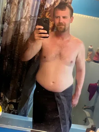 OnlyFans account  downwiththedadbod header 2