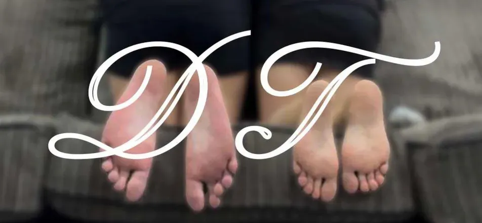 OnlyFans cuenta doubletroublefootsie header 2