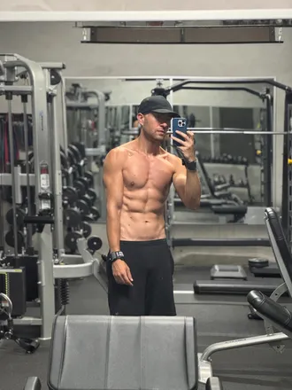 OnlyFans cuenta itstimwhite header 2