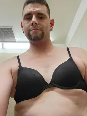 OnlyFans cuenta mythong85 header 1