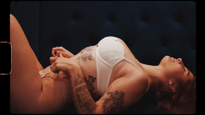 OnlyFans cuenta chrriesnpeaches header 2