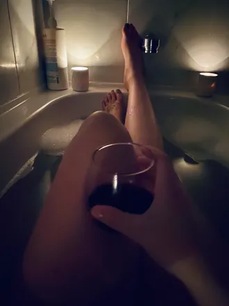 OnlyFans cuenta bathtimeblondie header 2
