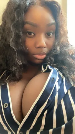 OnlyFans cuenta honeyamour2u header 2