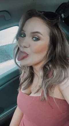 OnlyFans cuenta lovleylucy_xo header 2