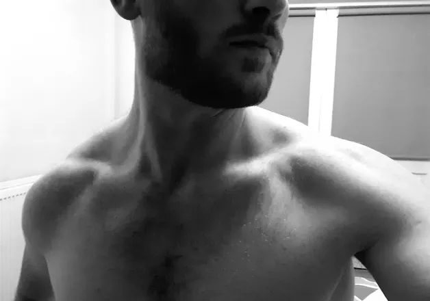 OnlyFans cuenta the_athletic_eggplant header 2