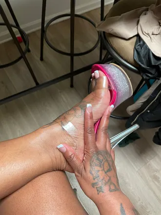 OnlyFans cuenta msprettyfoot30 header 2