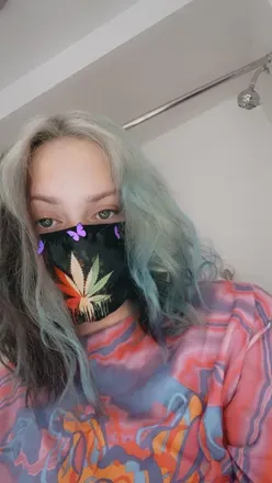 OnlyFans cuenta child0flowers19 avatar 1