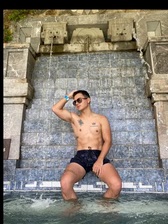 OnlyFans account  alan_moraa header 2