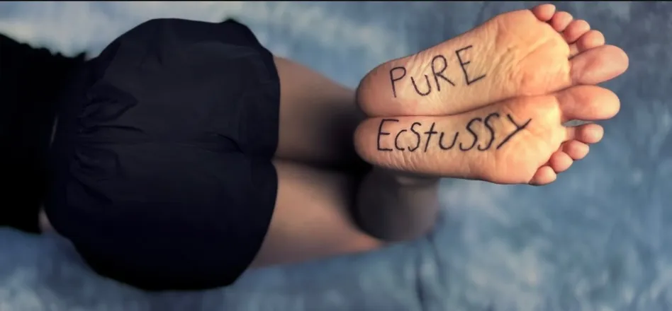 OnlyFans cuenta pureecstussy header 2