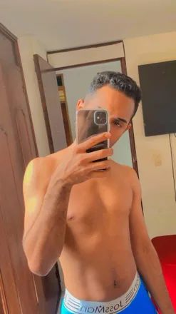 OnlyFans cuenta carlose549 header 2