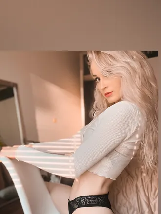 OnlyFans cuenta emmaberry header 2