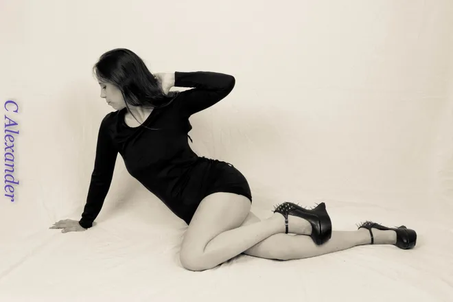 OnlyFans cuenta kuddlzgrl header 2