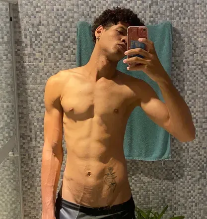 OnlyFans cuenta twinkbig19cm avatar 1