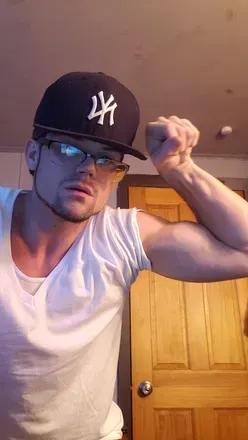OnlyFans cuenta prettyboy4233 avatar 1