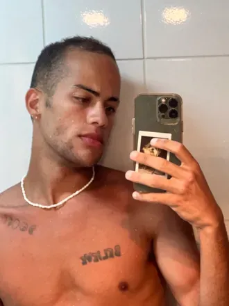 OnlyFans cuenta kylenc avatar 1