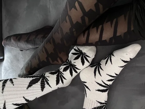 OnlyFans cuenta lesbianfeet007 header 2