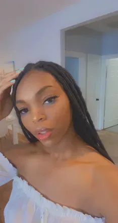 OnlyFans account  solefullyelle avatar 1