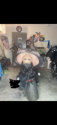 OnlyFans cuenta badbikerbeezyfree header 2